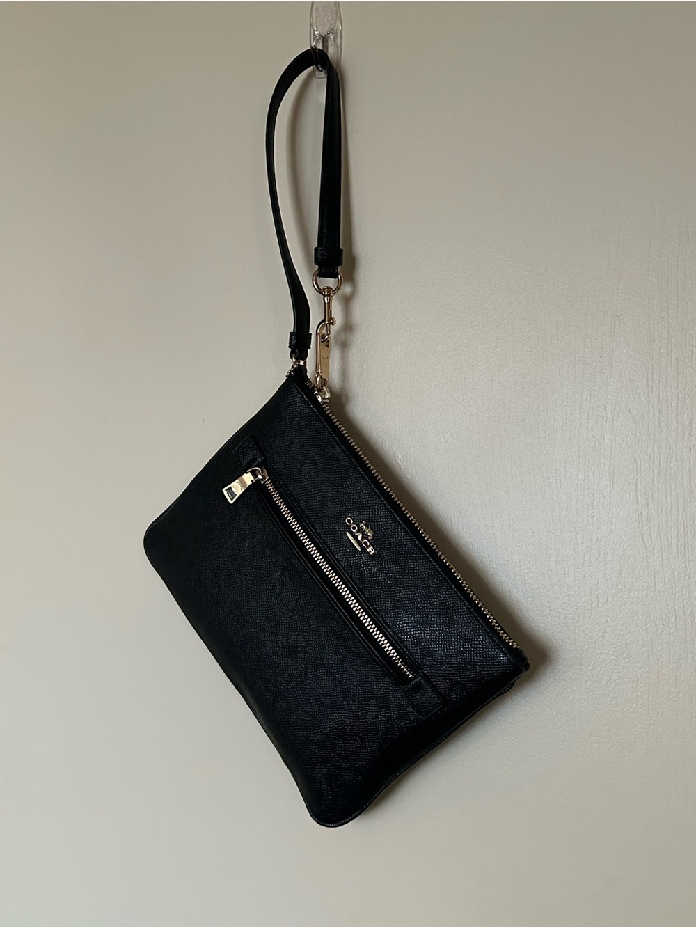 Coach Gallery Pouch Wristlet Black Gold No. F79895